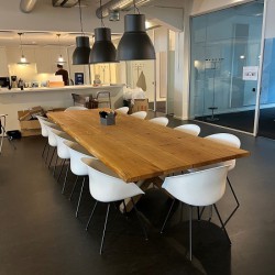 Kundenprojekt-Tisch-140x400-cm-Eichenbohlen